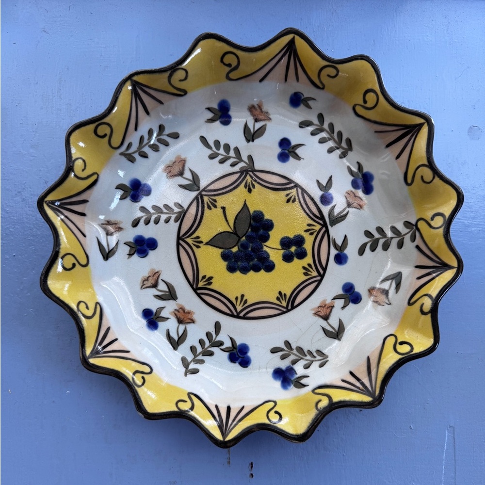Saparno Yellow and Blue Grapes Deep Pie Dish